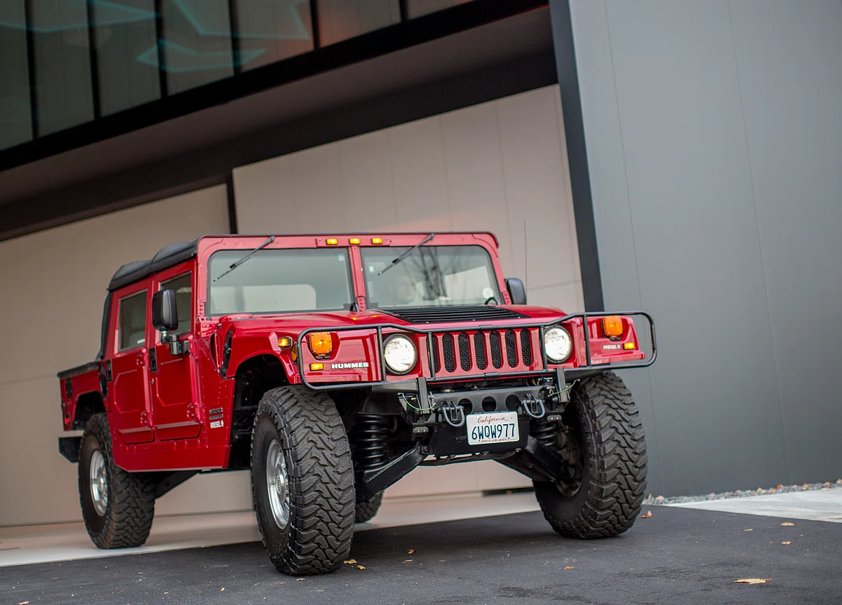 An Electric Hummer? GM Ponders a Clean Revival of a Gas Guzzler