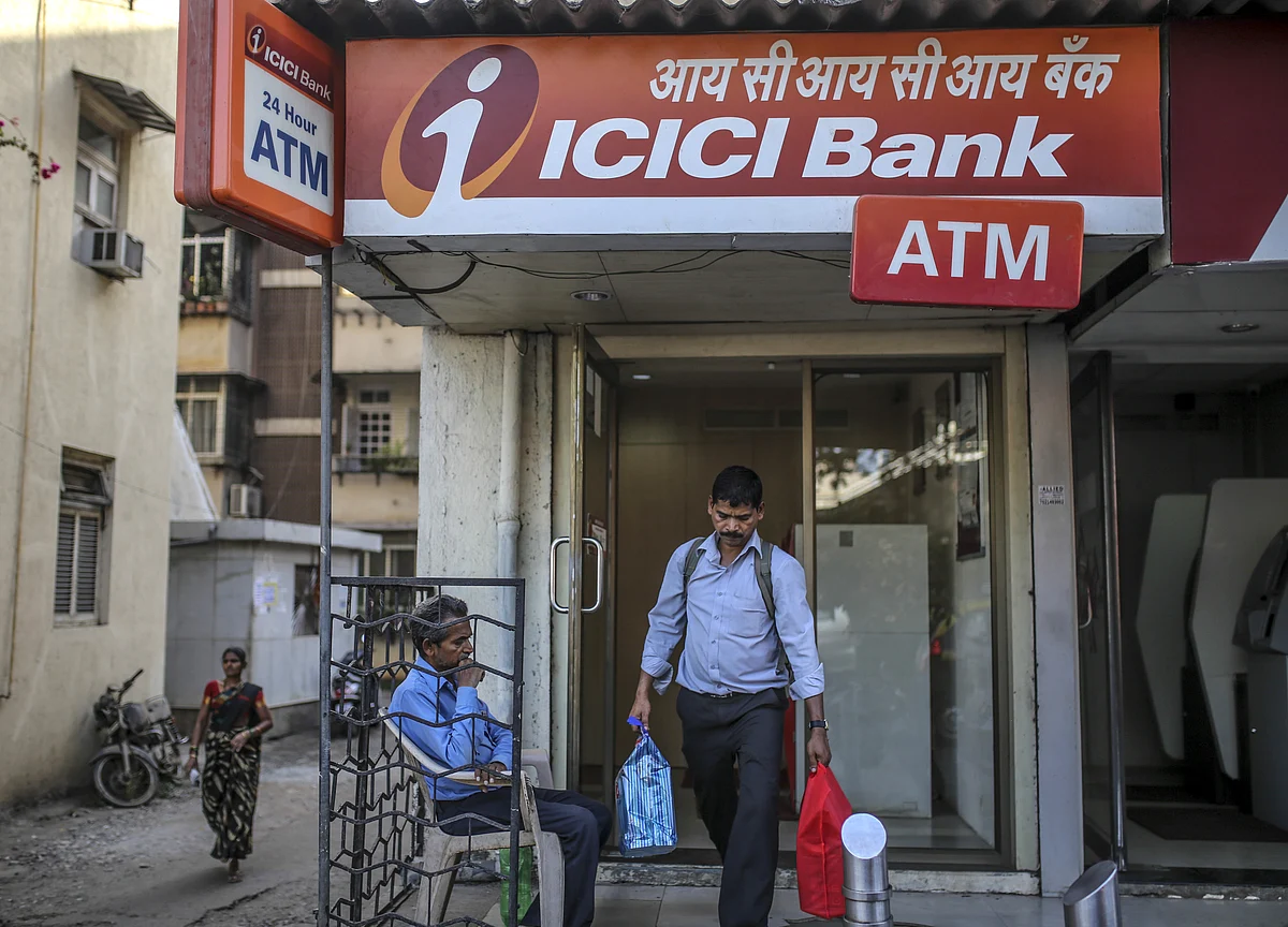 Major India Lenders’ Credit Ratings Downgraded to Junk