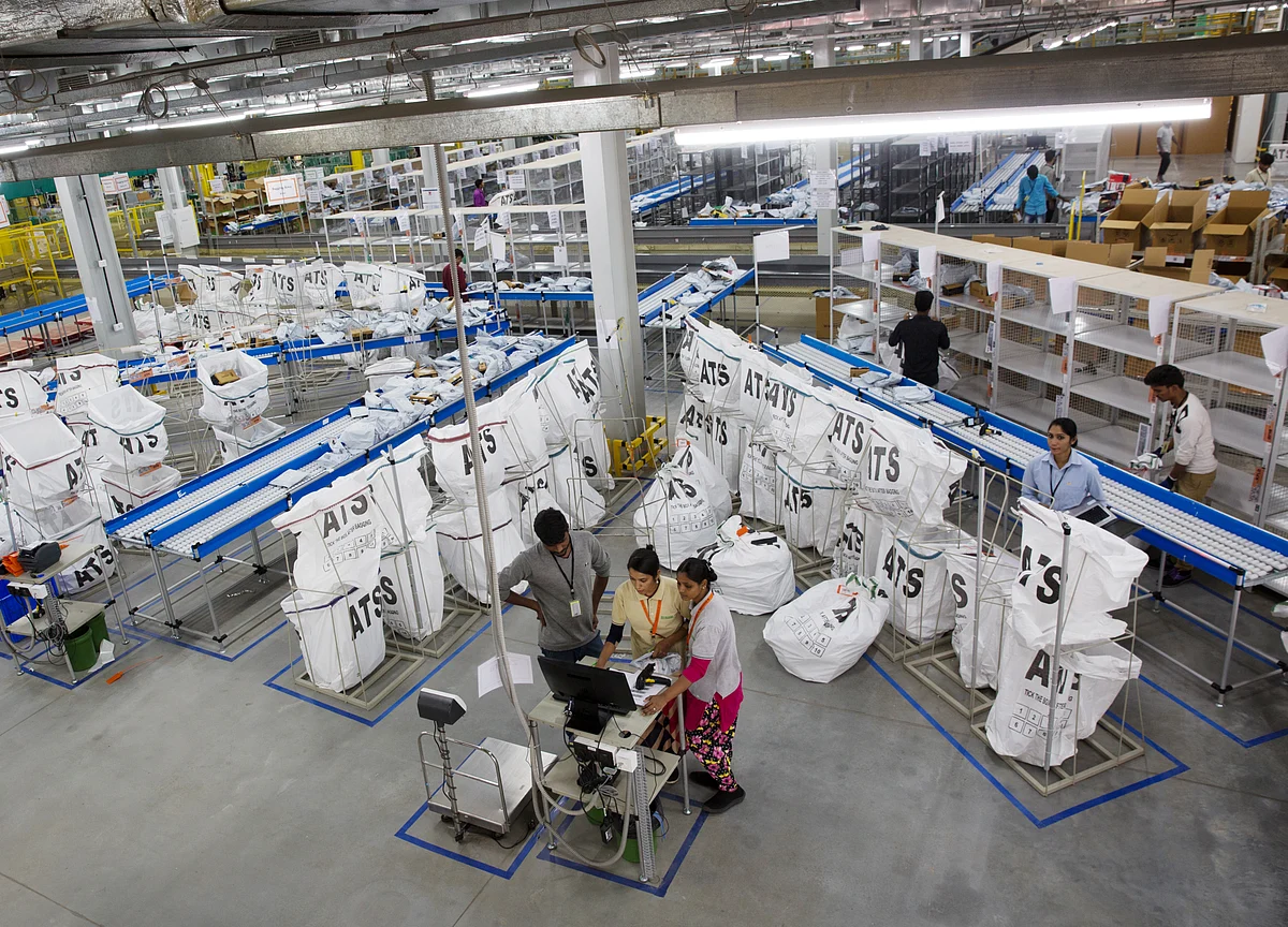 Warburg Venture Bets on Warehouses as E-Commerce Booms in India