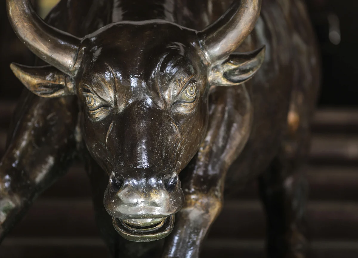 Bond Bulls Get Cold Feet as India Rally Faces Budget Test