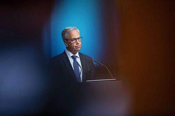 Norway Rushes to Hike Interest Rates Before Oil-Stoked Boom Ends