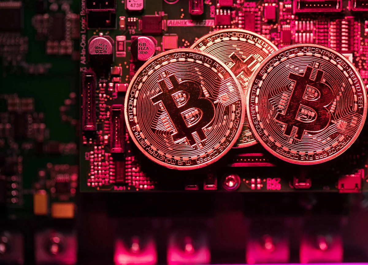 Bitcoin Climbs to $10,000 as Memories of the Crypto Bubble Fade