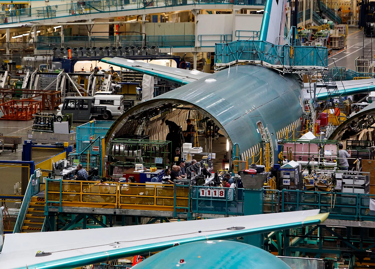 Boeing Loses Jet-Delivery Crown to Airbus in Record Defeat