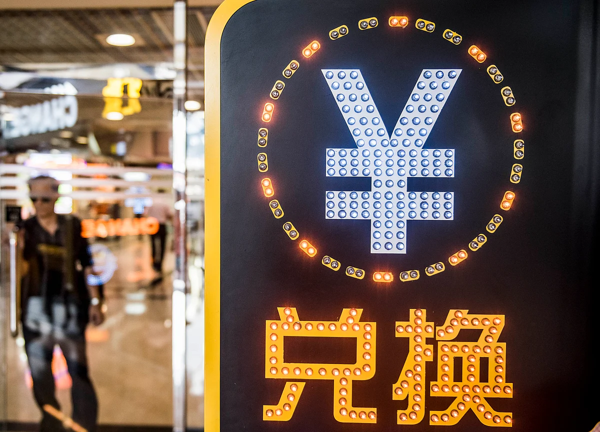 China Sets Yuan Fixing Stronger Than Expected in Sign of Defense