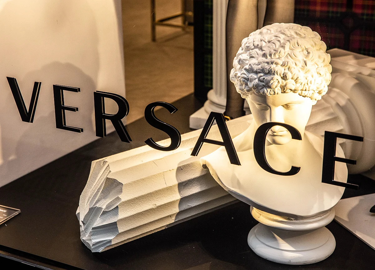 Versace Plans to Open Dozens of Stores a Year to Meet $2 Billion Goal
