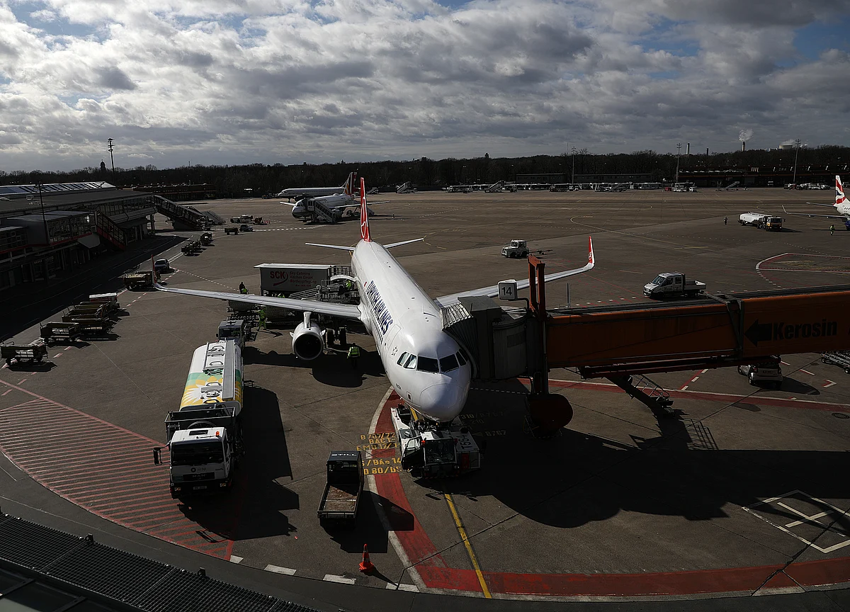 Airbus Drops Strongest Hint Yet of New A321 With Longer Range