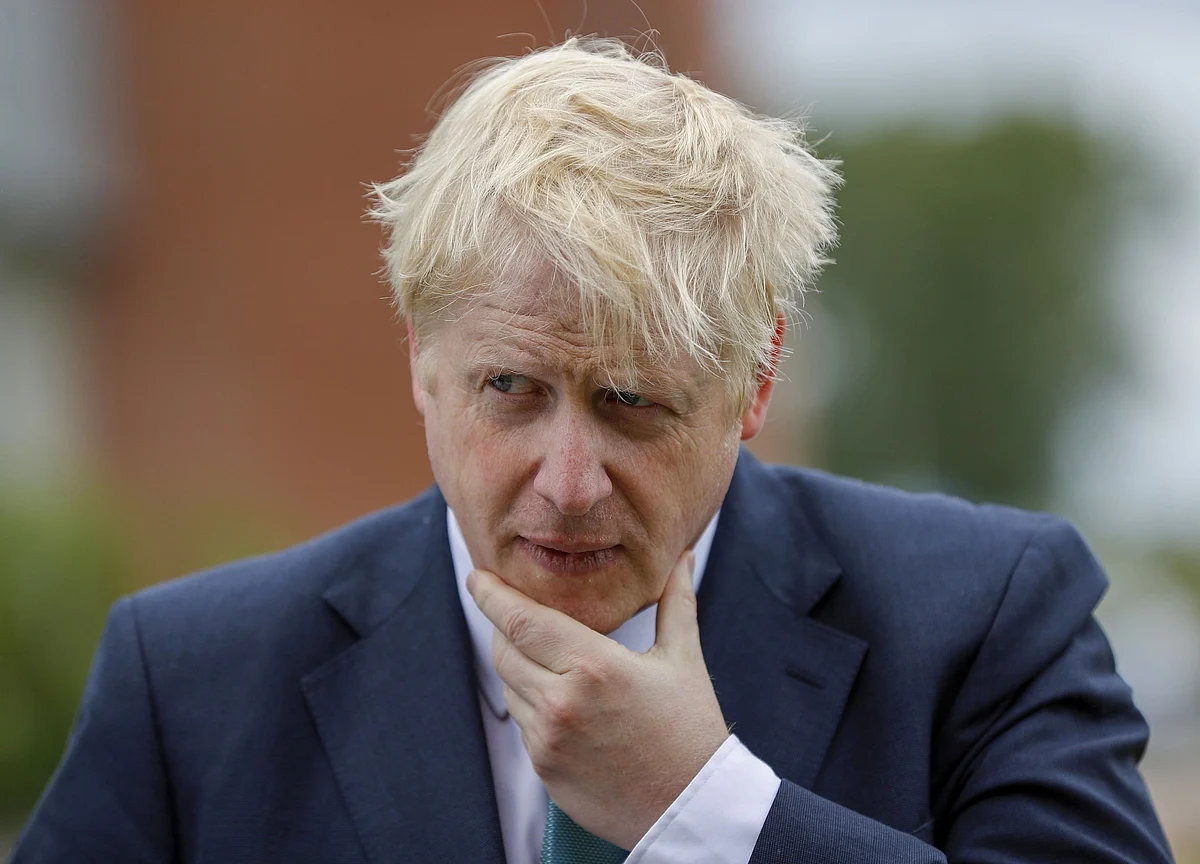 Boris Johnson Won’t Back Down on Brexit Despite Plunging Pound