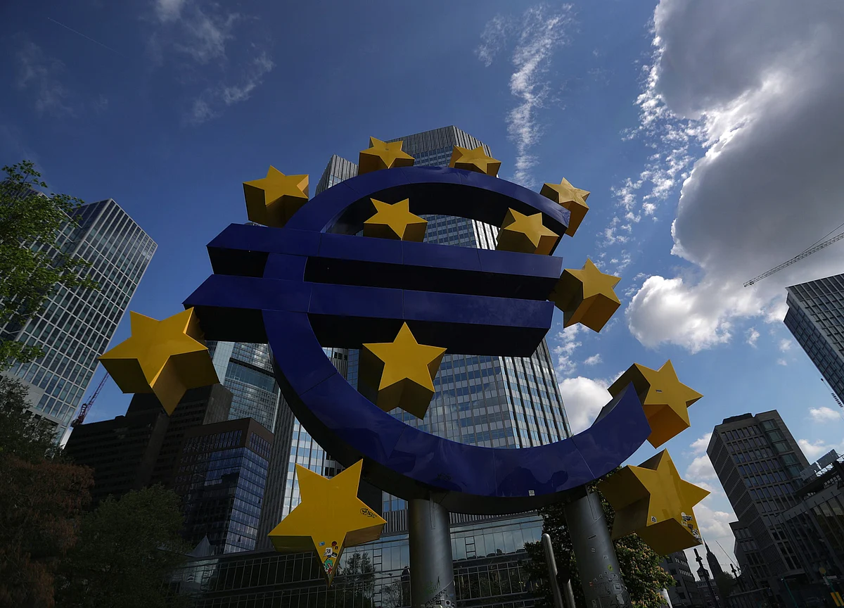 ECB Set to Signal Rate Cut as Economy Slows: Decision Day Guide