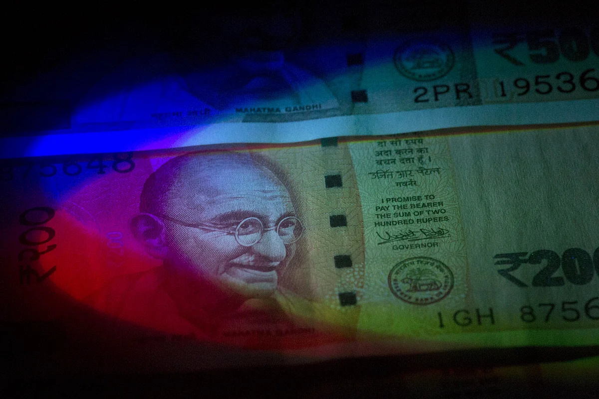Long-term India Bonds May Rally on Government Debt Plan, HSBC Says
