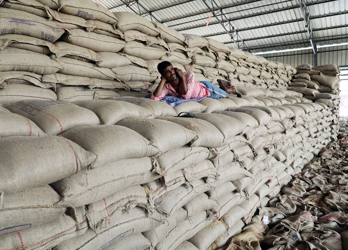 Cabinet Approves Bill To Merge 13 Labour Laws Into Single Labour Code