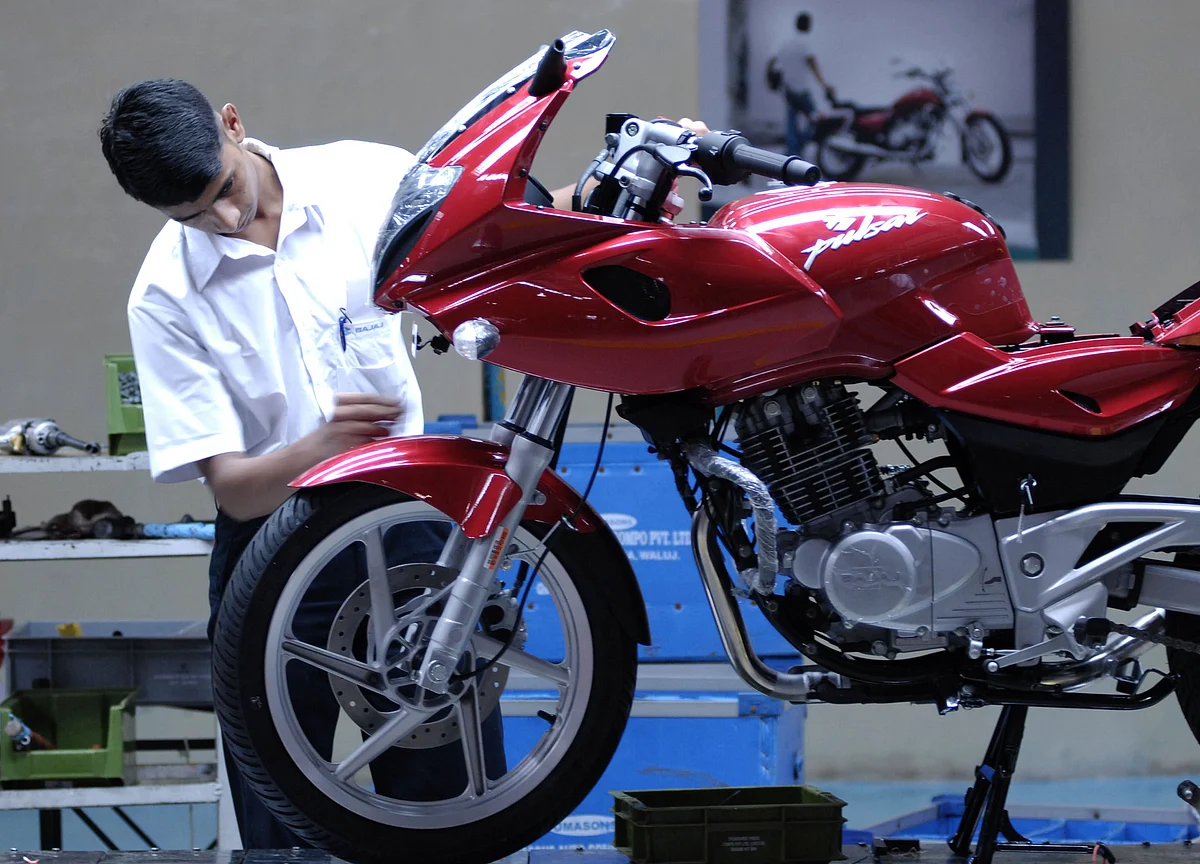 Brokerages See More Headwinds For Bajaj Auto, Maintain Bearish Outlook