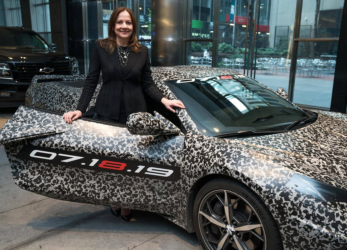Corvette Courts Ferrari Fans With a Mid-Engine Sports Car