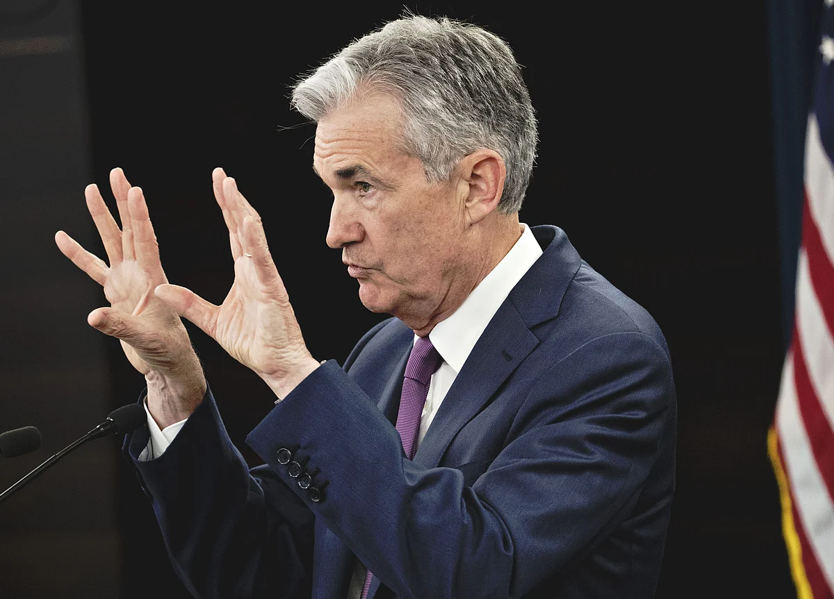Treasury Curve Flattens as Fed Spurs Traders to Pare Easing Bets