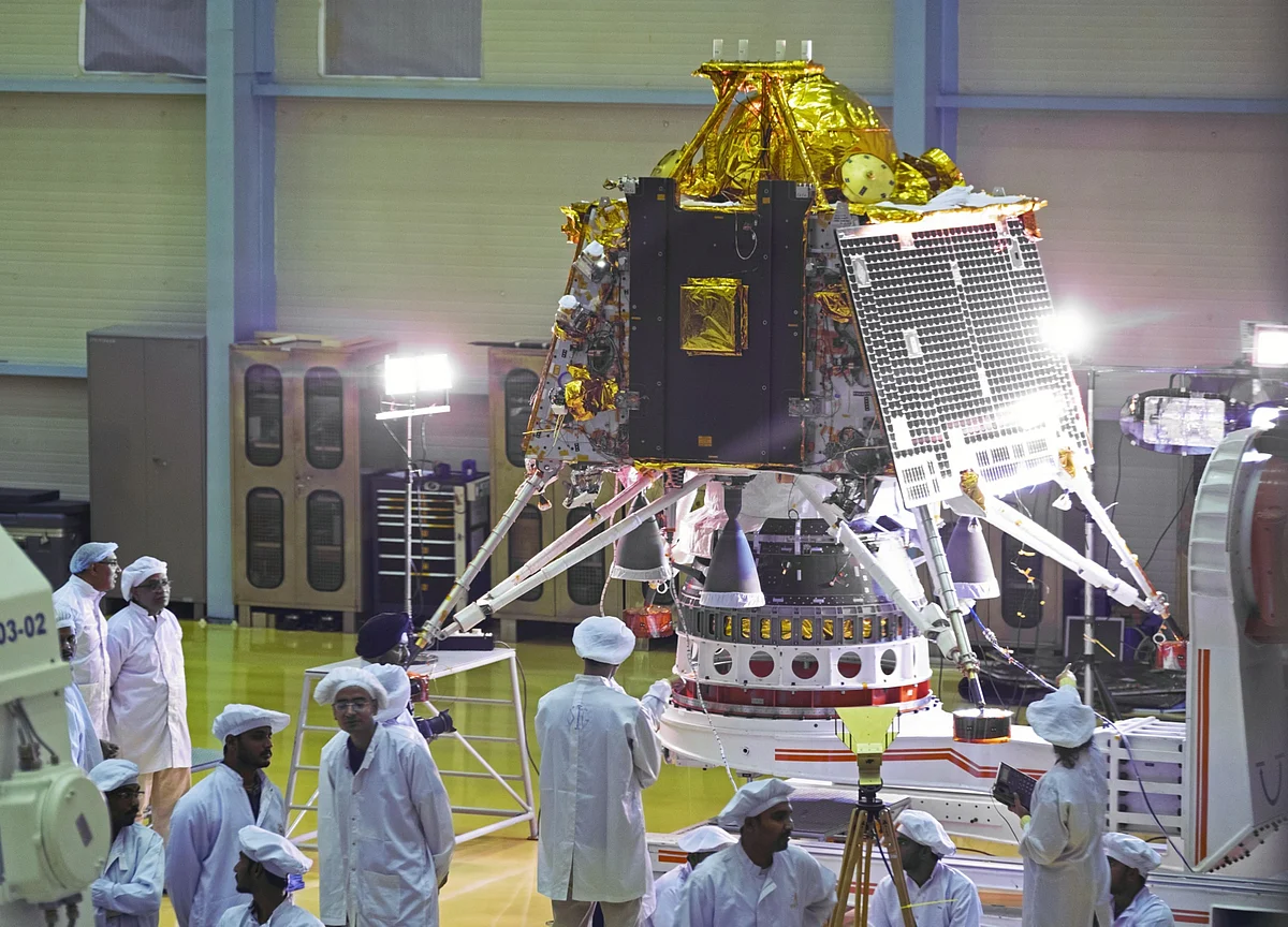 Moon-Mission Glitch Sets India Back in Global Space Race