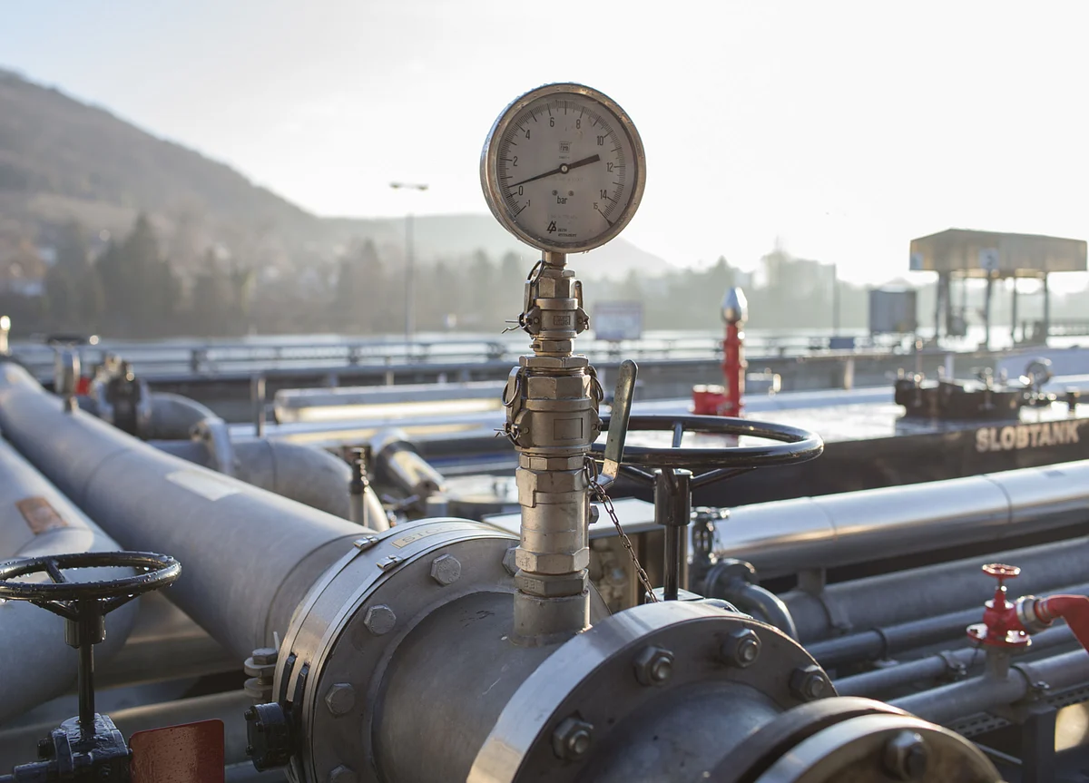 Oil Caps Weekly Gain as Strengthening Storm Buoys Fragile Market