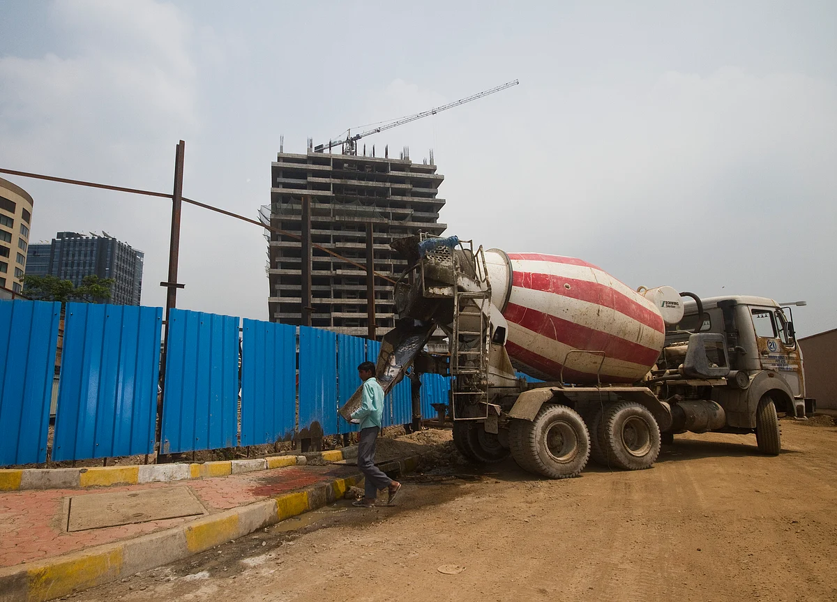 India Lender Shares Hit Six-Year Low as Lending Grinds to a Halt