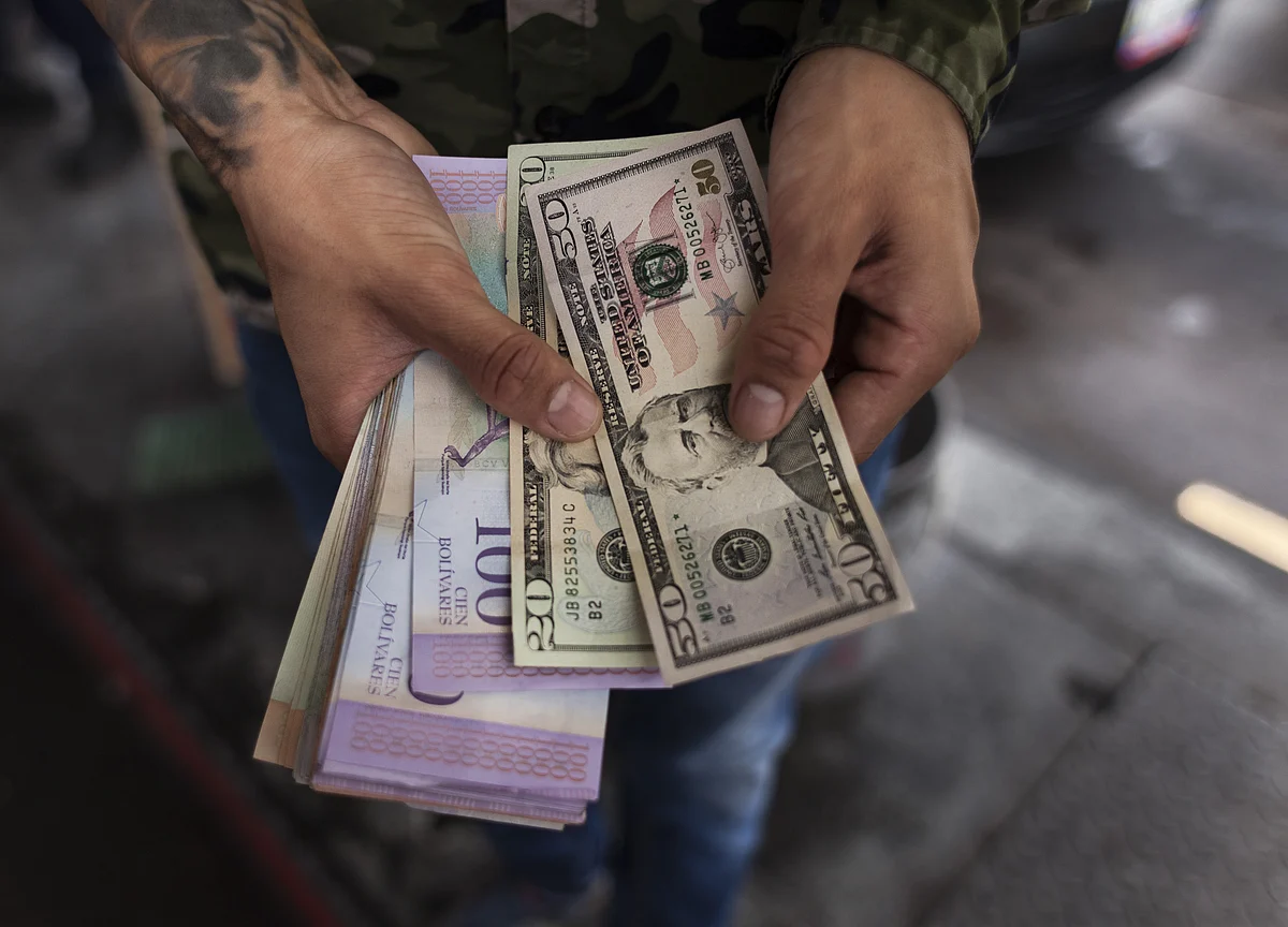 Intelligent Dictators Are More Attractive to Foreign Investors