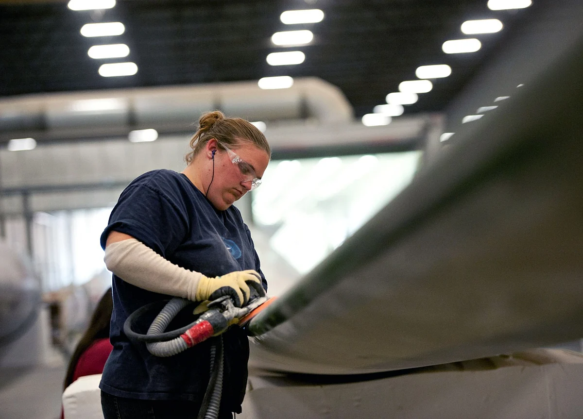 U.S. Jobless Claims Edge Up to 216,000, Matching Projections