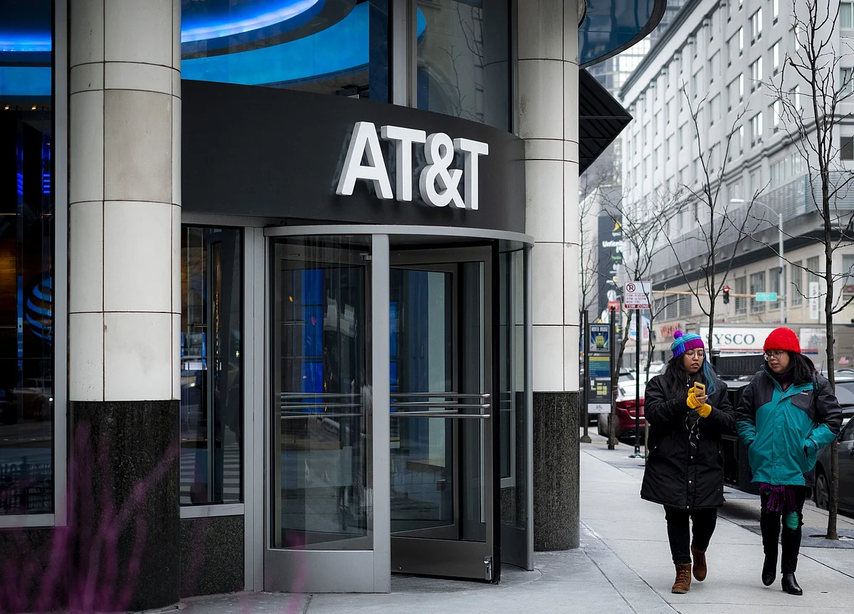 AT&T, Nexstar in Dispute After 120 Stations Black Out on Holiday