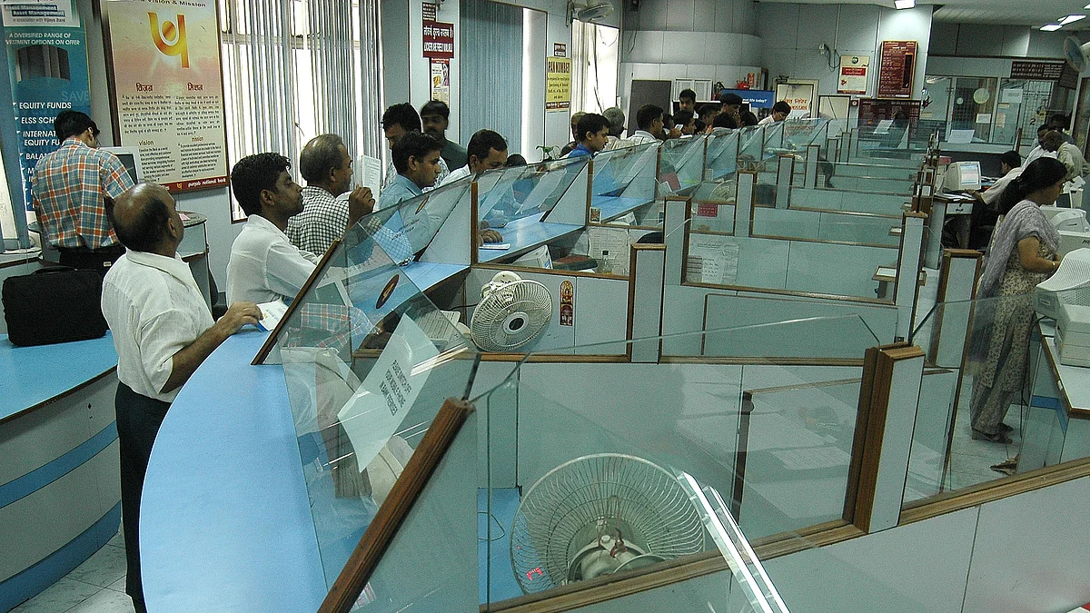 RBI expects gross NPAs in the banking sector to decline to 9 percent by March 2020 from 9.3 percent in March 2019. (Photographer: Sondeep Shankar/Bloomberg News)