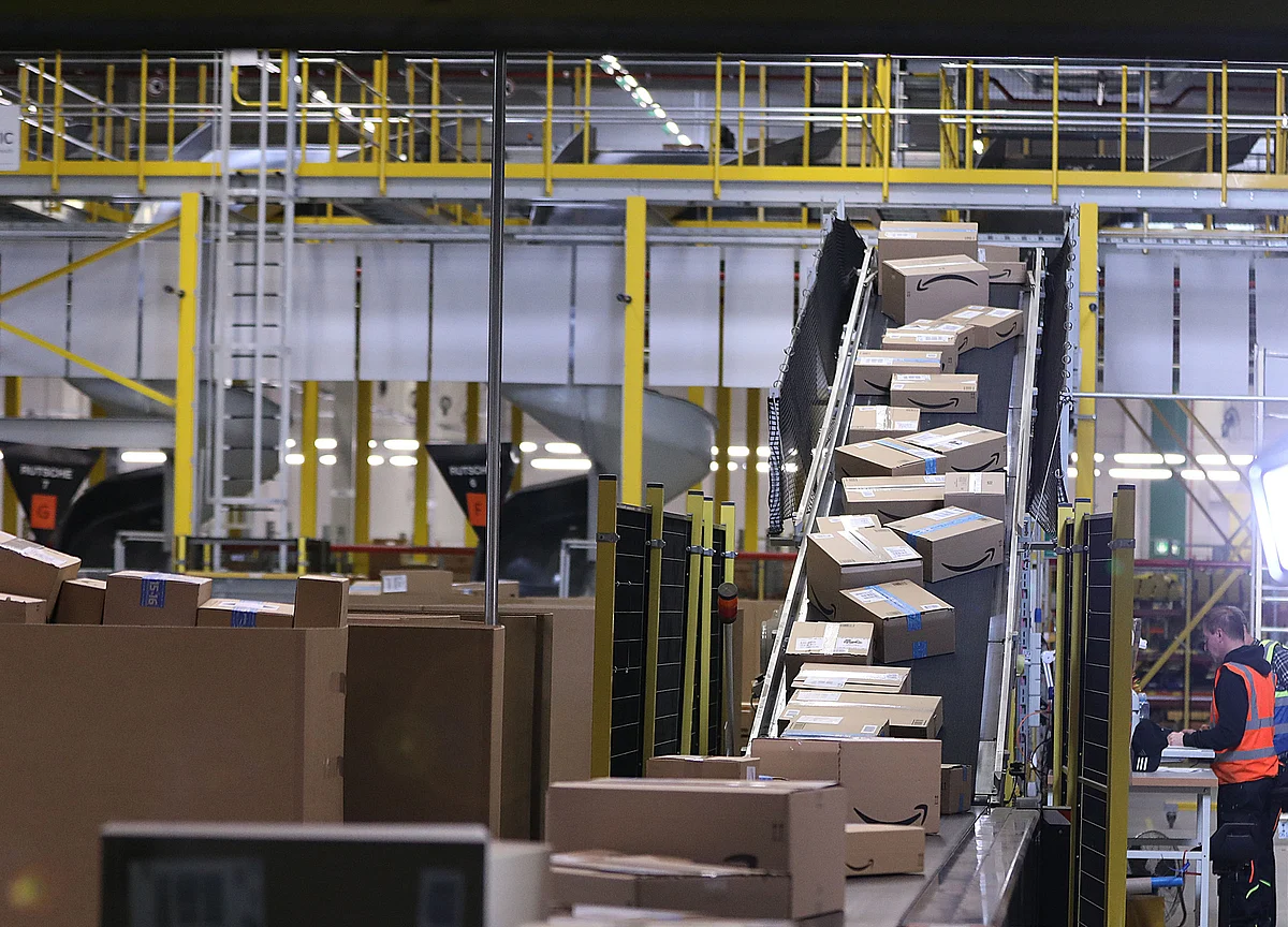 Online Stores Grab No. 2 Spot in $520 Billion U.S. Retail Market