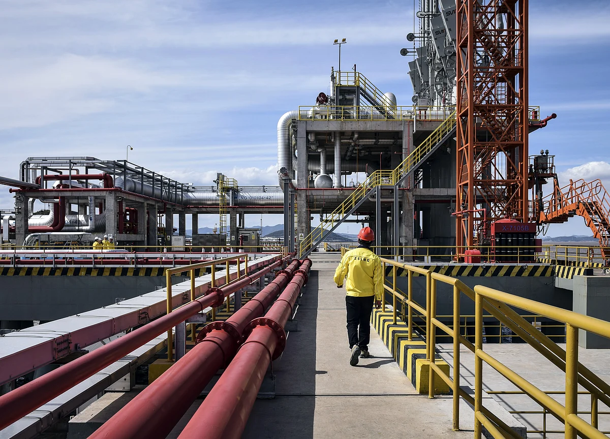 Energy Transfer Weighs Sale of Rover Pipeline Stake