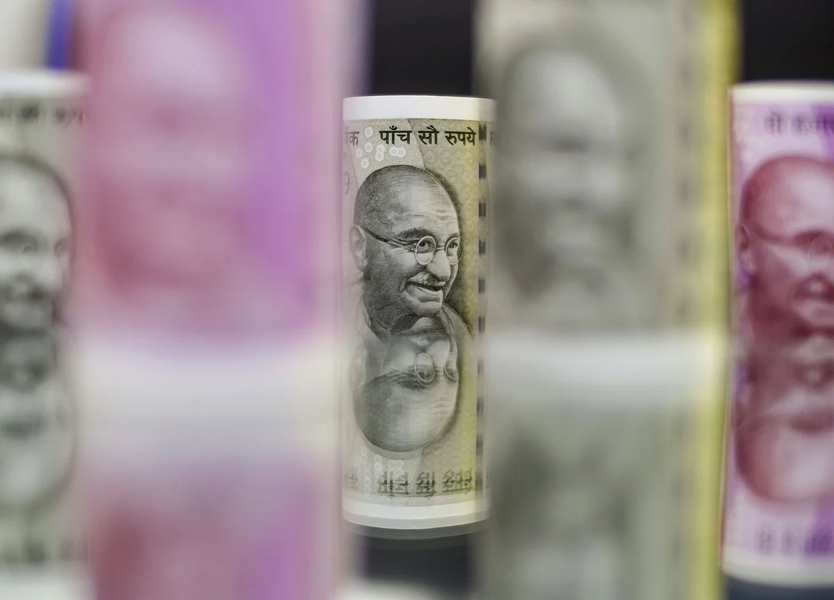 Max Life Cash Pile at 2-Year High as India Stocks Lose Shine