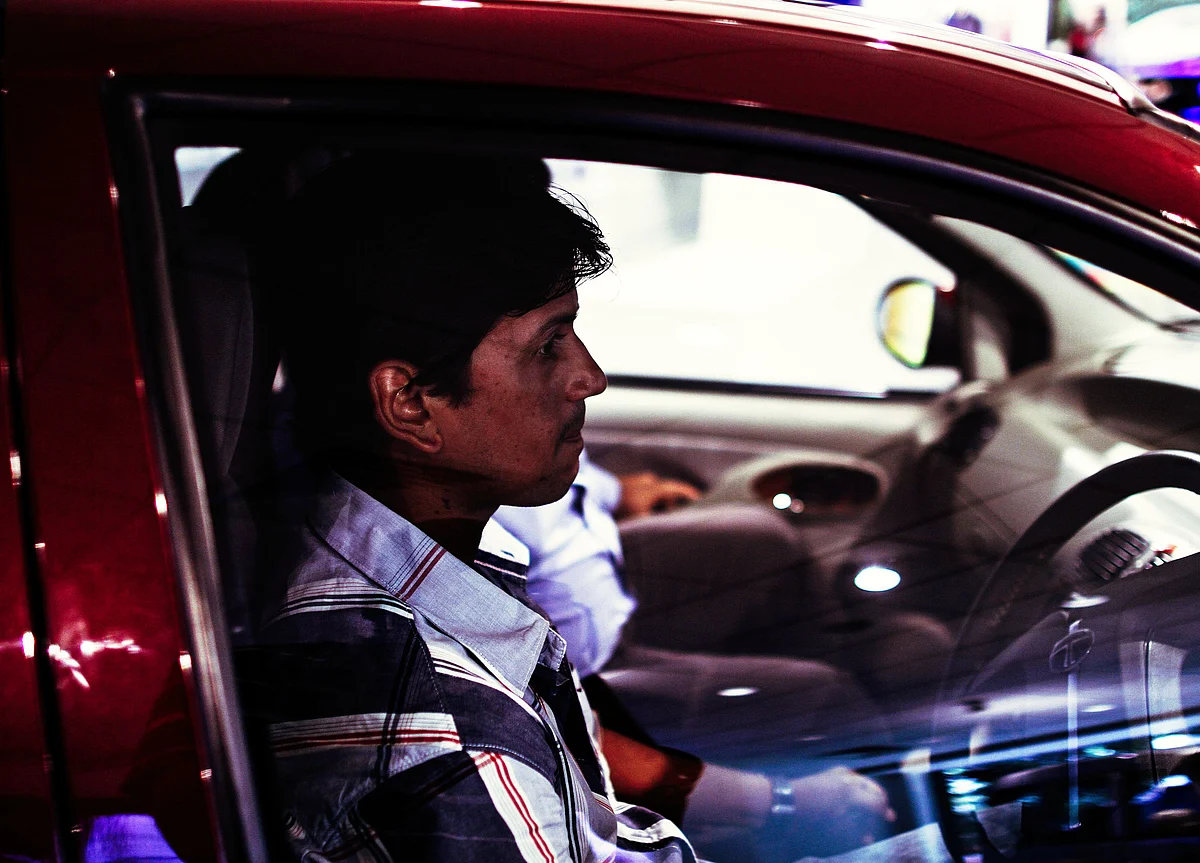 Auto Dealers Brace for Subdued Festive Sales Amid Slowdown