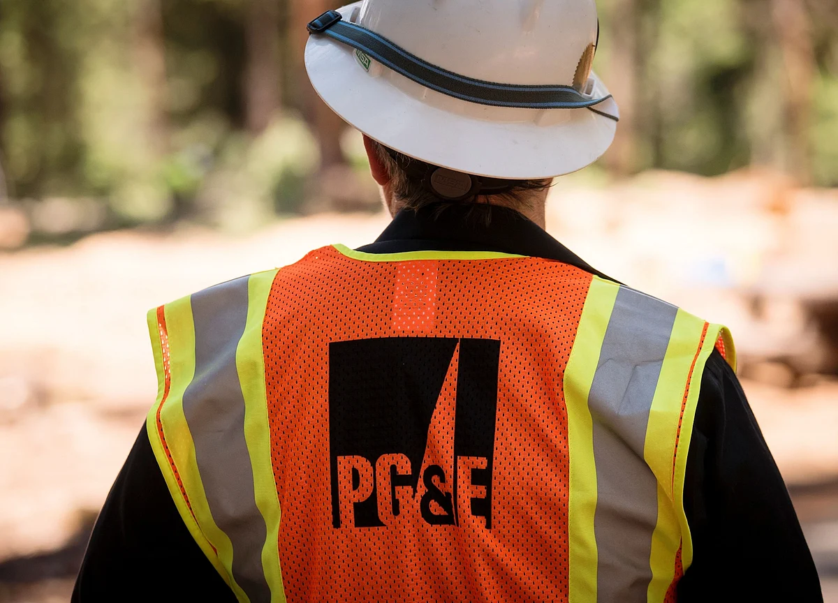 Pimco-Elliott Group Uses PG&E’s Setback to Lobby for Their Rival Plan