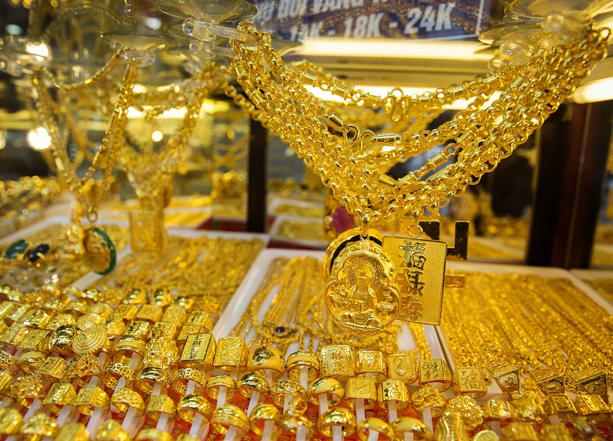 Gold Bull Mobius Says Every Portfolio Needs at Least 10%