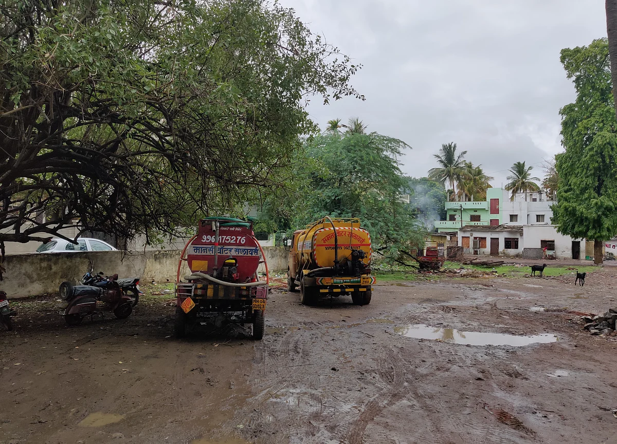 India’s Water Crisis: In Aurangabad, Private Tanker Business Flourishes Amidst Water Shortage