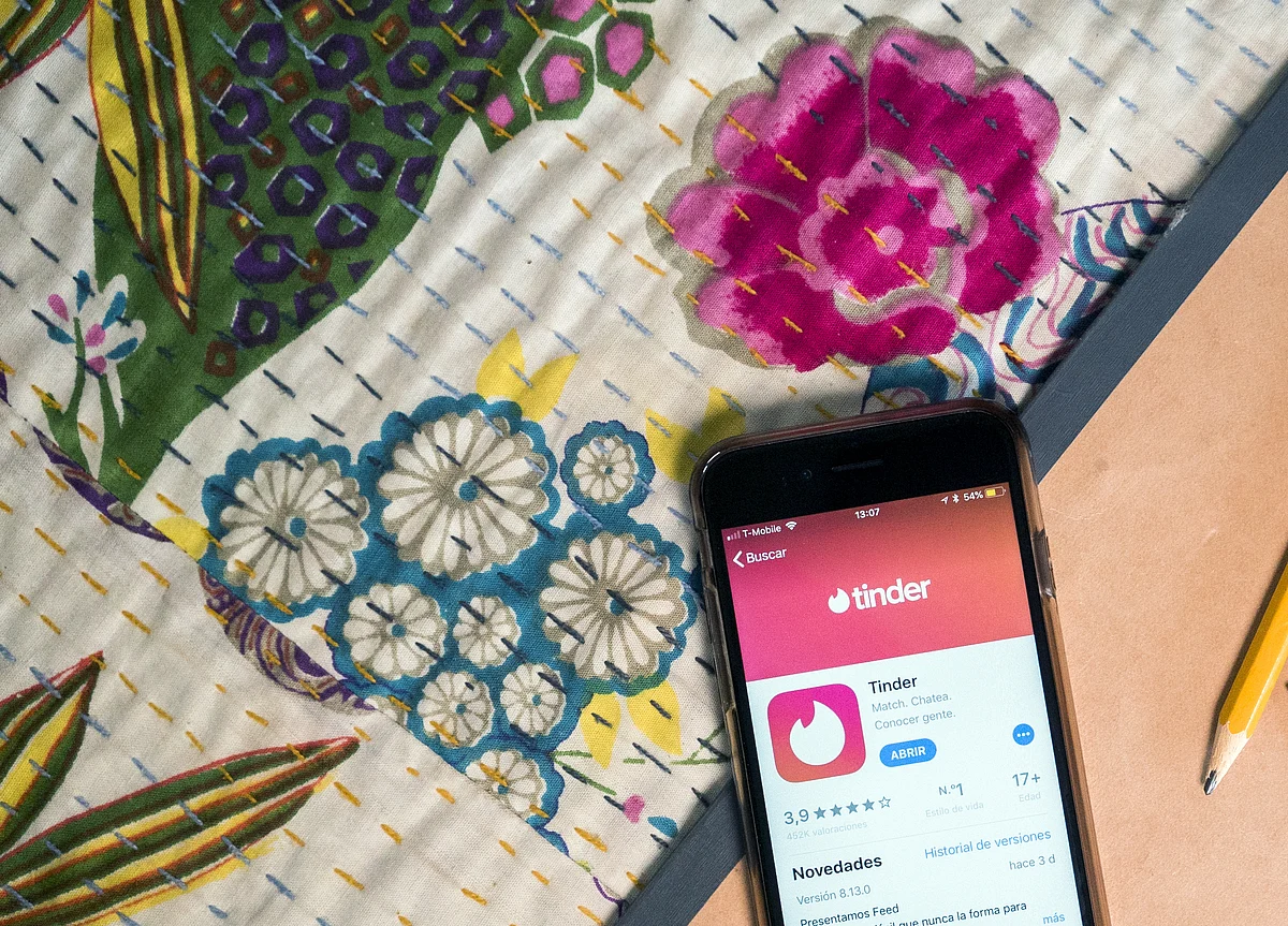 Tinder Bypasses Google Play Joining Revolt Against App Store Fee