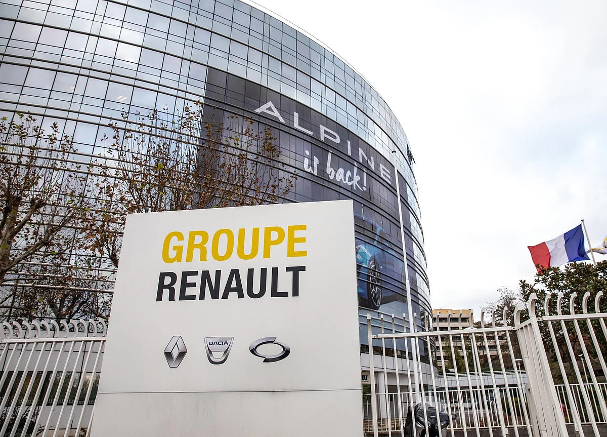 French Police Search Renault as Part of Ghosn Investigation