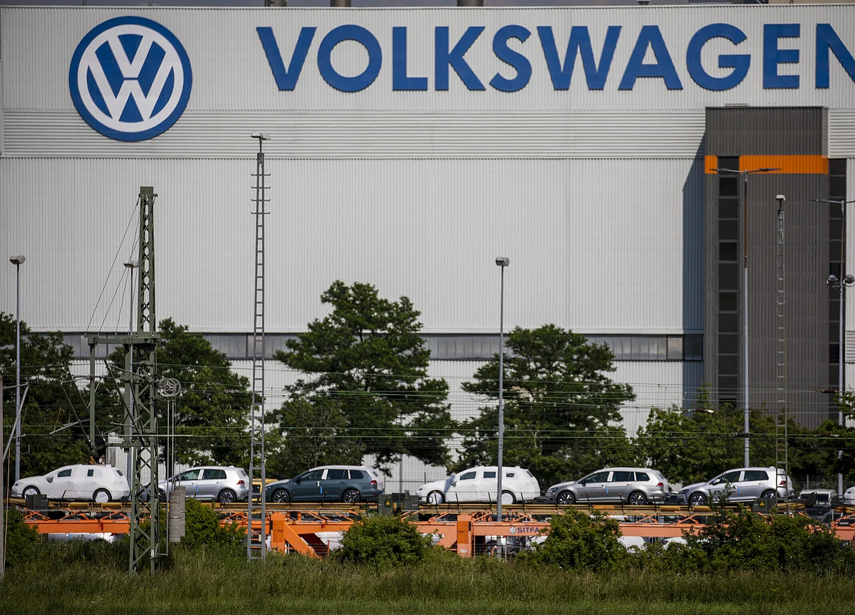 VW, Ford Extend Collaboration to Electric, Self-Driving Cars