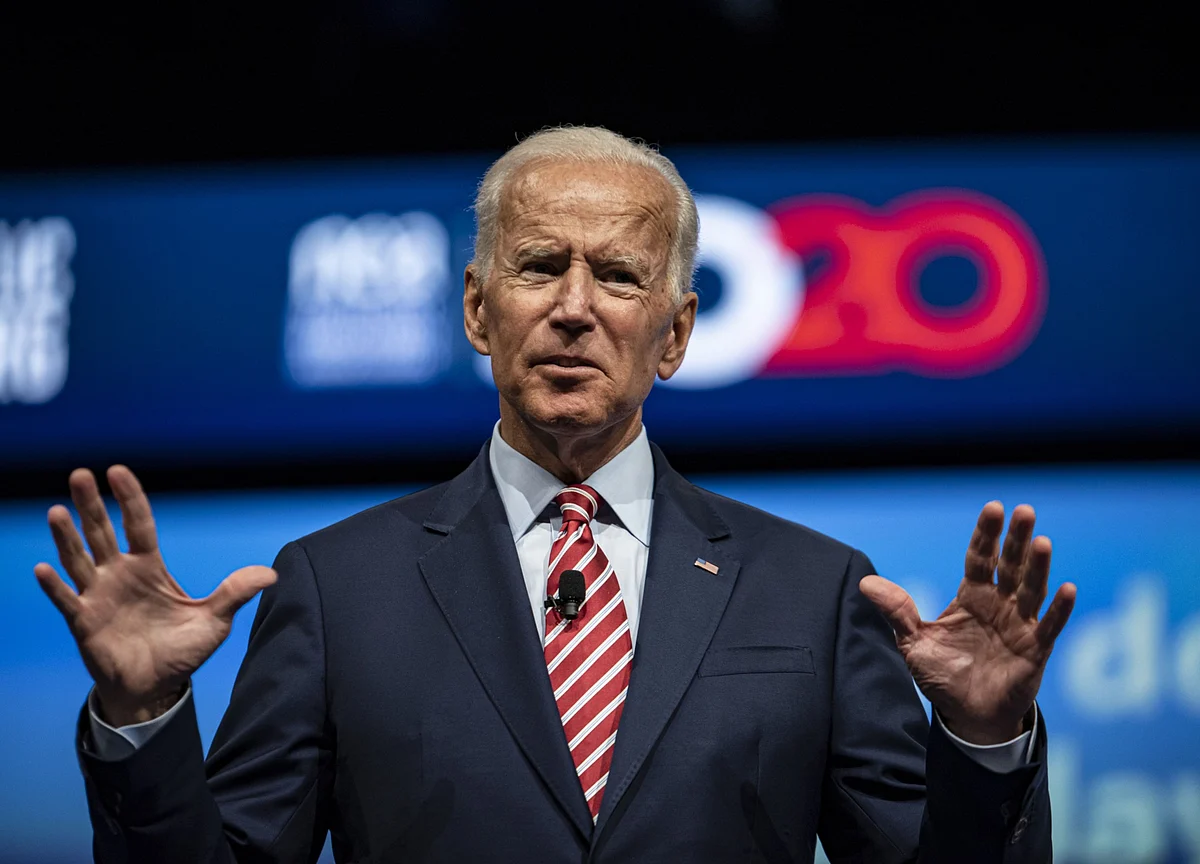 Biden Keeps His Lead as Warren Gains in Poll: Campaign Update