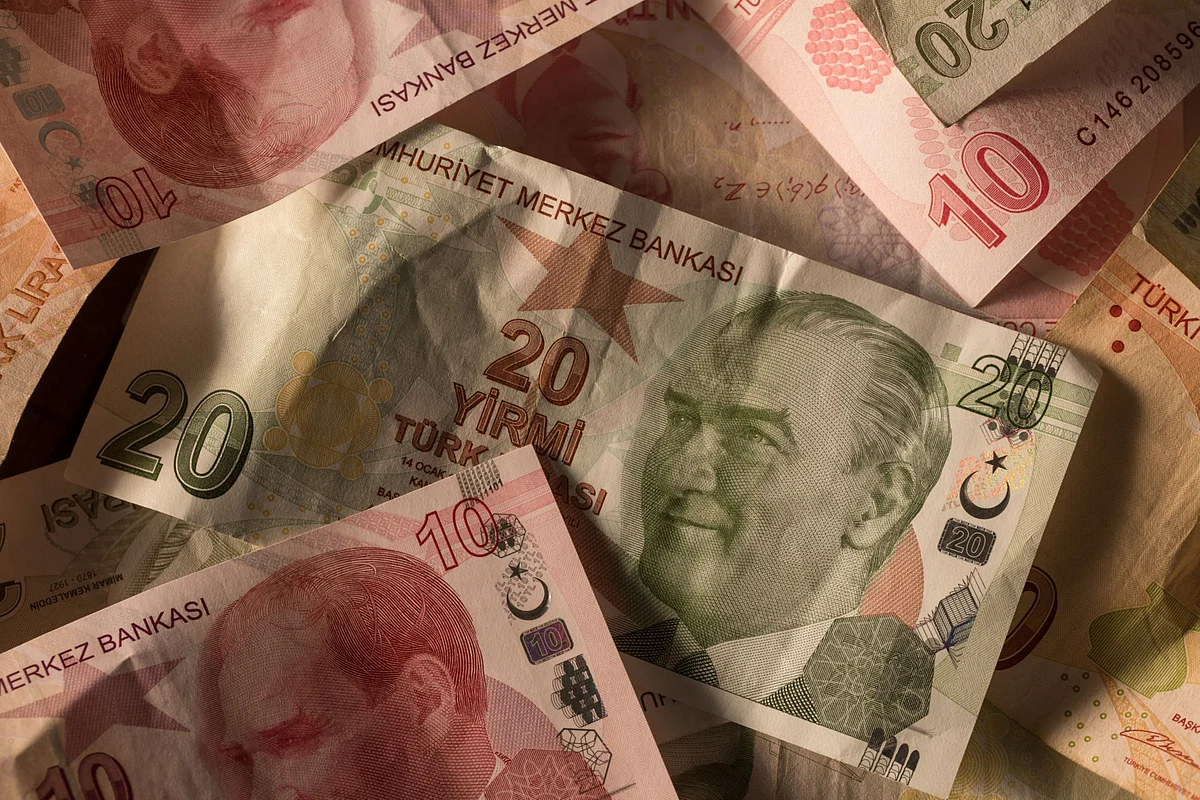 Lira Bonds May Soar Higher If Turkey Proves Right on Inflation