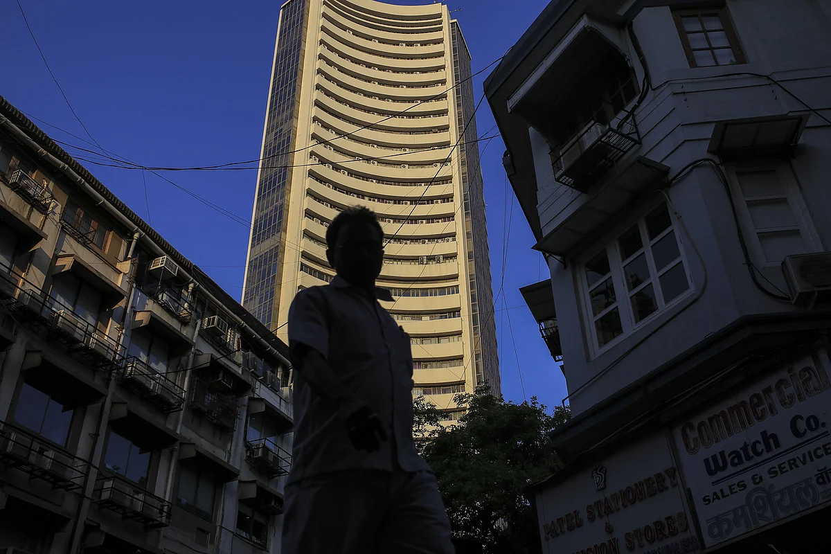 Nine Of Top-10 Firms Lose Rs 88,609 Crore In Market Valuation