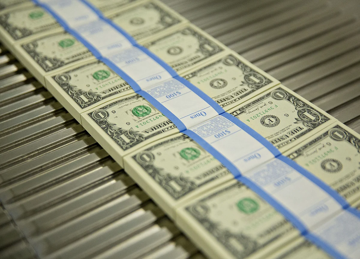 Treasury Yields Slide to Two-Year Low Amid Bets on Global Easing