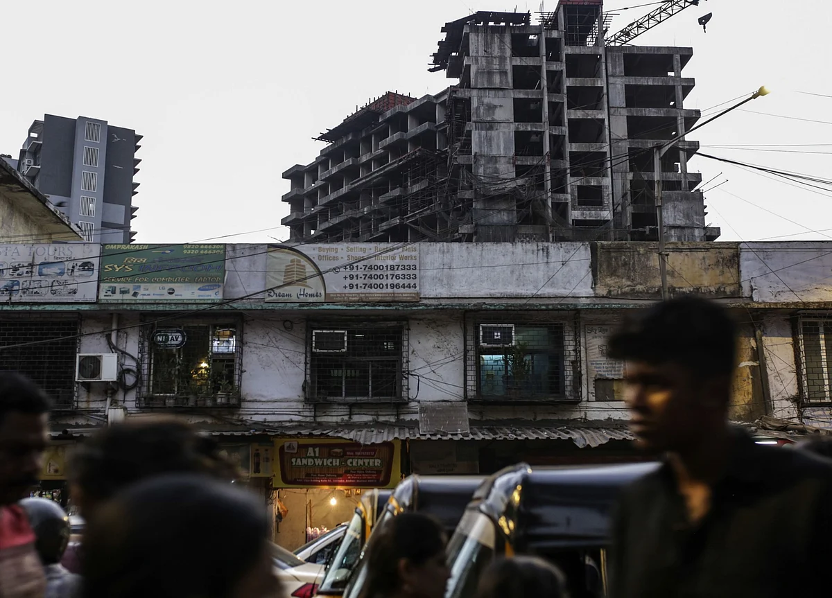 Home-Loan Curbs to Deepen Liquidity Crisis for Indian Developers