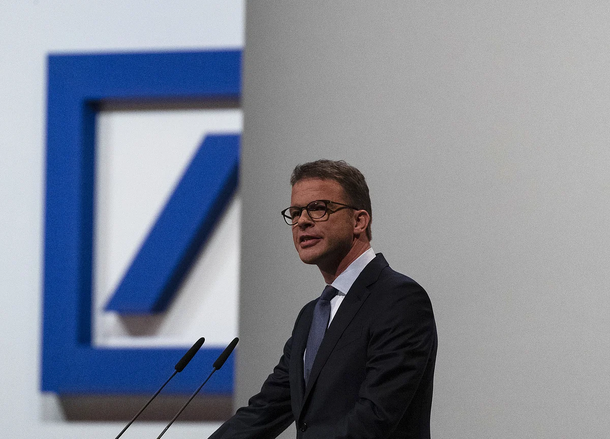 Deutsche Bank Plans Radical Surgery After CEO Runs Out of Options