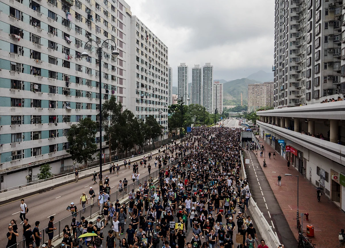 Thousands Begin Dispersing After Rainy Rally: Hong Kong Update