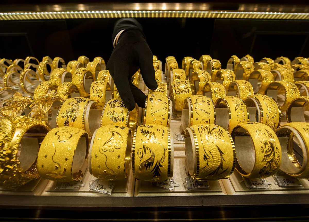 Gold's Rally Gets Booster Shot as Trump Picks Doves for the Fed