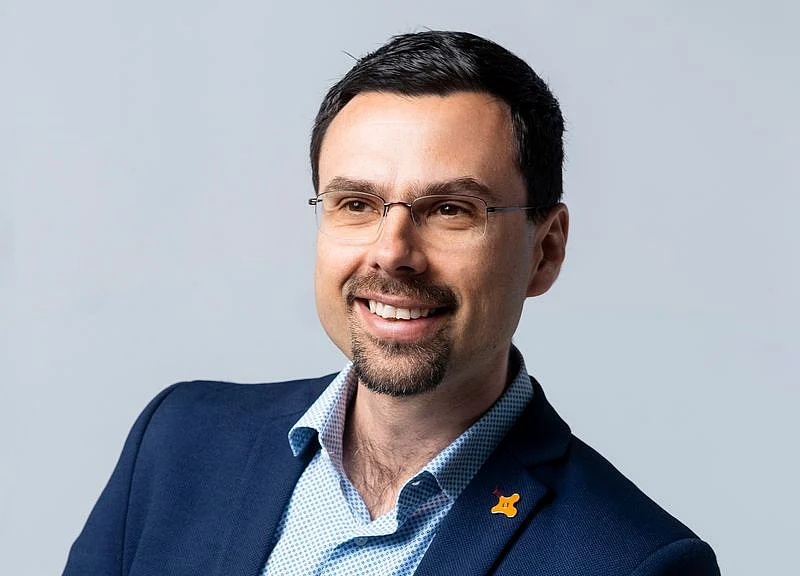 CEO Waives Salary and Bonus Forever in Bet on Tech Firm’s Stock
