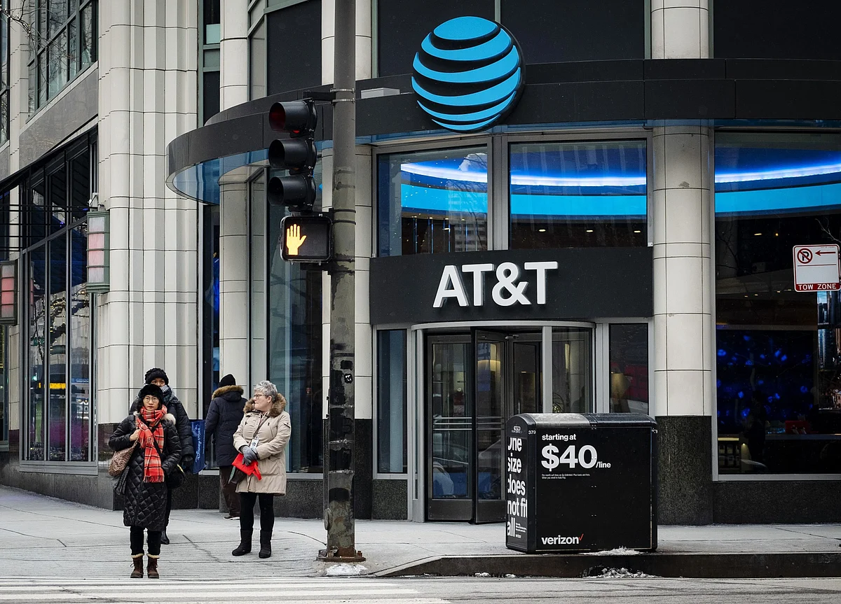 AT&T Is Weighing Sale of Puerto Rican Unit to Pay Down Debt