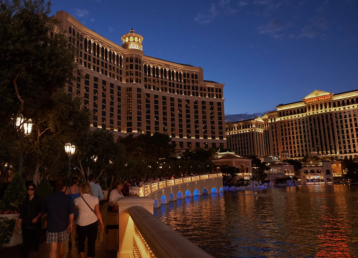 MGM Considers Sale and Leaseback of Top Resorts Like Bellagio
