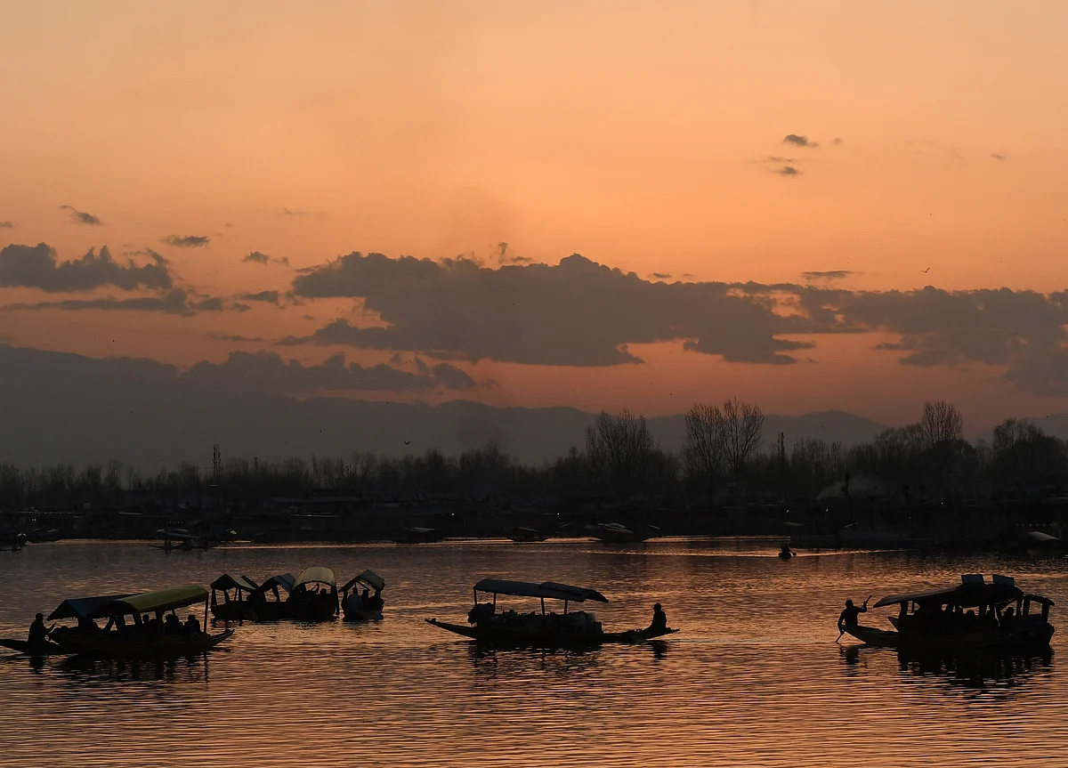 Article 370: The Legislative Bagatelle Or Benjamin Buttoning Of Kashmir