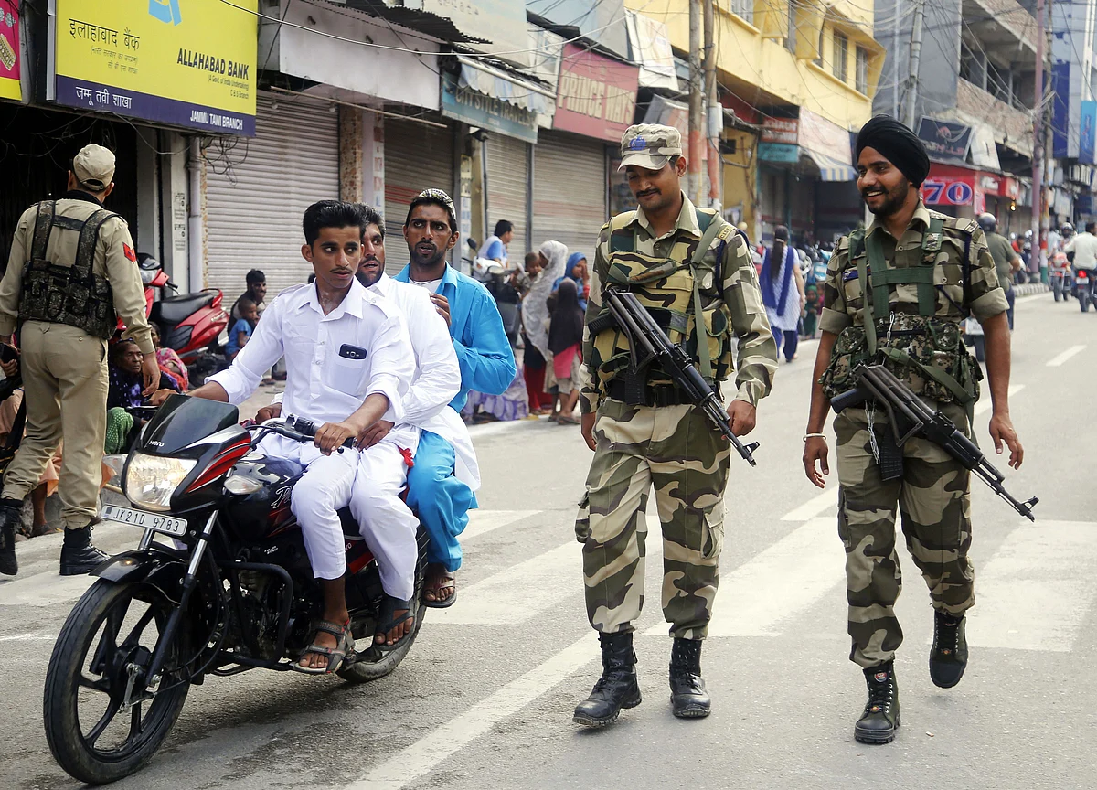 Kashmir in Lockdown, But India Says Restrictions Will Ease Soon