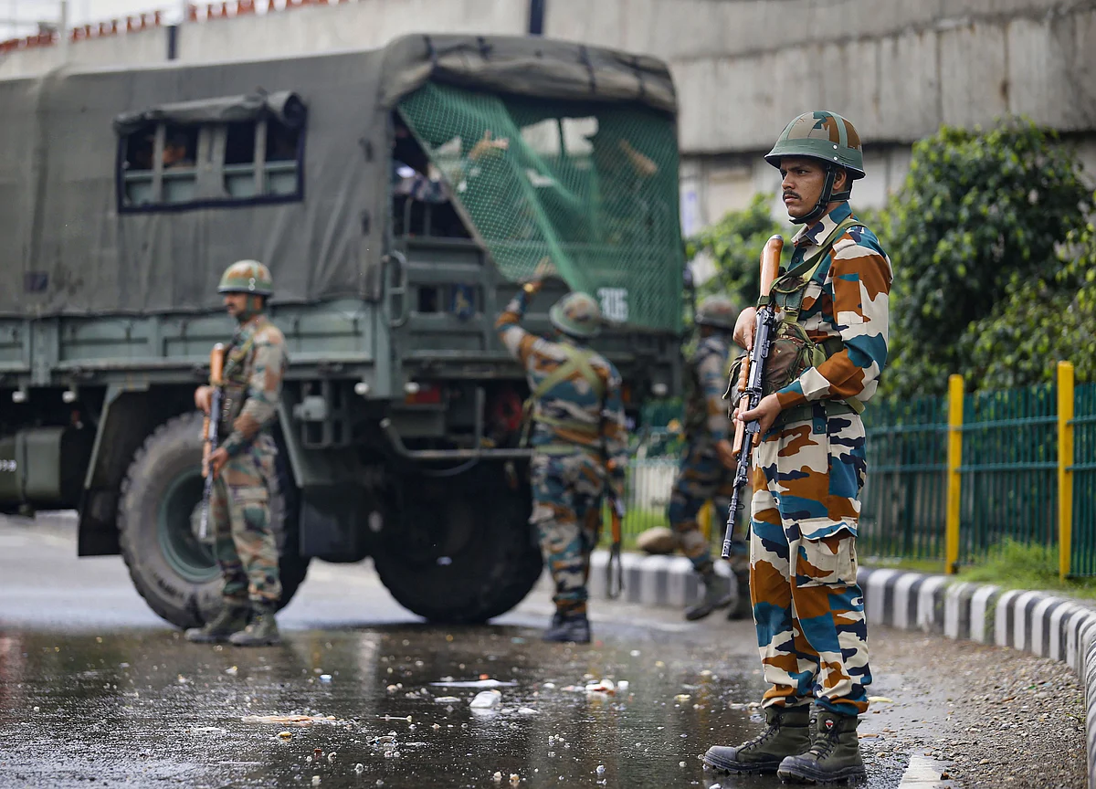 Army On High Alert After India Decides To Revoke Jammu & Kashmir Special Status