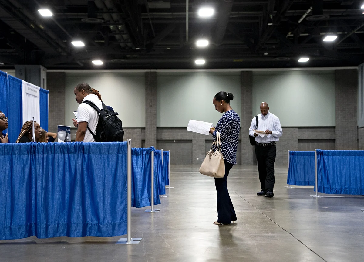 U.S. Payrolls Count Reduced by 501,000 in Year Through March