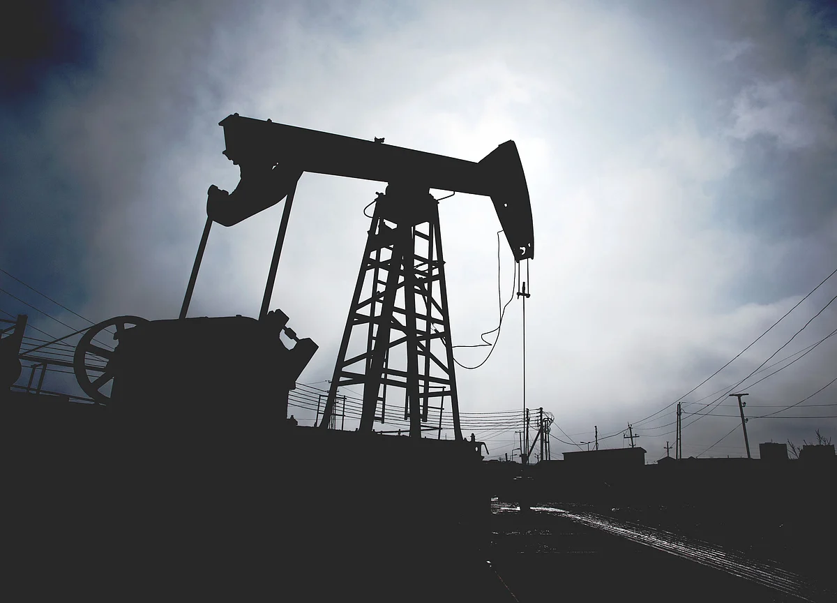 Oil Regains Ground as Saudis Discuss Crude-Market Intervention